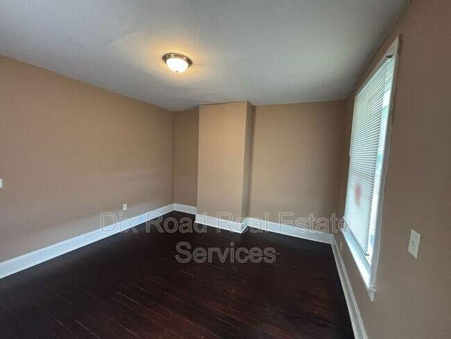 Building Photo - 332 Hudson Ave