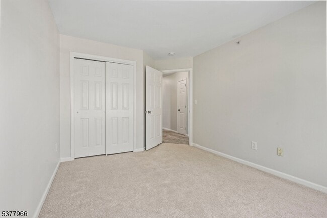 Building Photo - 107 Brittany Ct