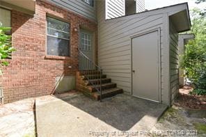 Building Photo - 135 Villa Dr