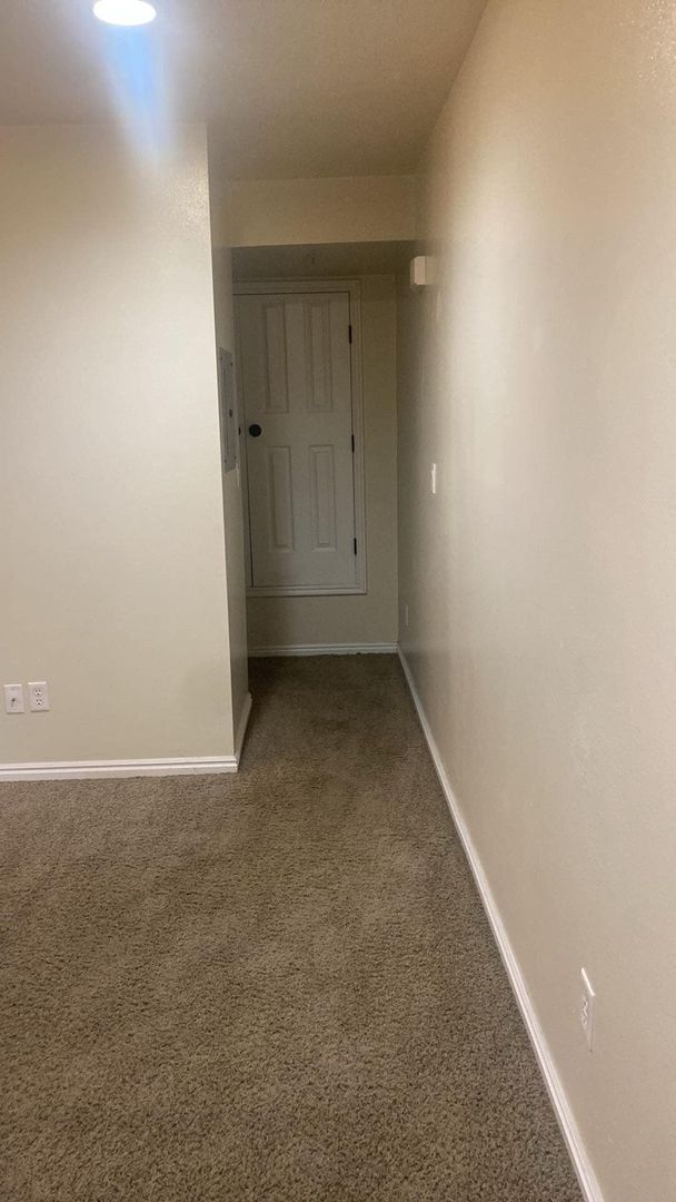 Building Photo - REDUCED RENT  (limited time ONLY). One Bedroom near Utah Valley Hospital, Provo Recreation Center...