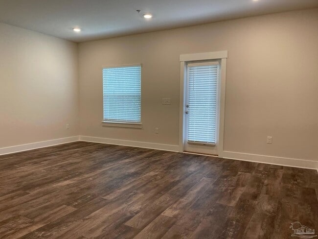 Building Photo - 1650 Iroquois Ct