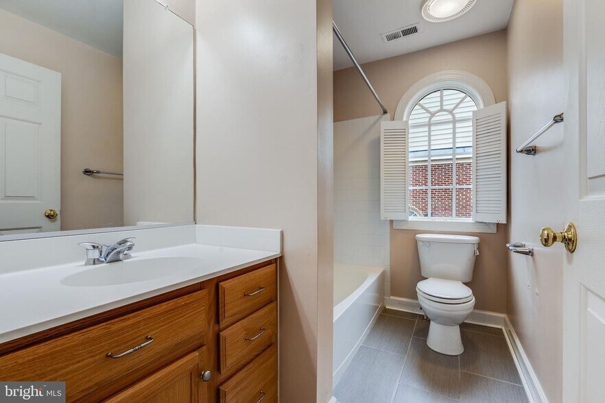 Building Photo - 43809 Water Bay Terrace