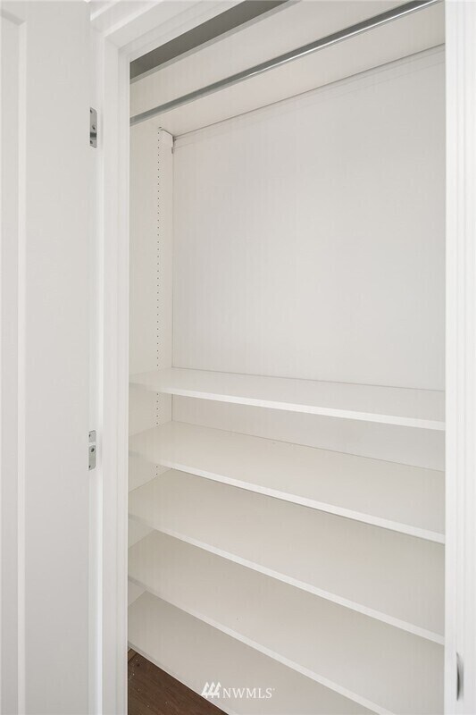 Building Photo - 632 10th Ave E