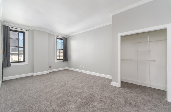 Building Photo - 1 E Chase St