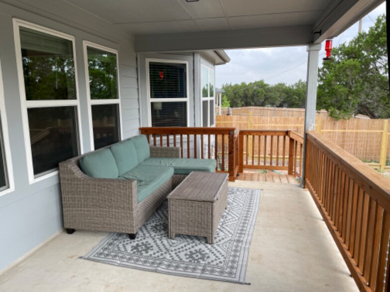 Building Photo - 21413 Highland Lake Dr