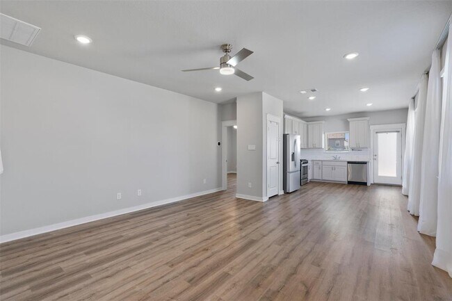 Building Photo - 501 Silkworm Way