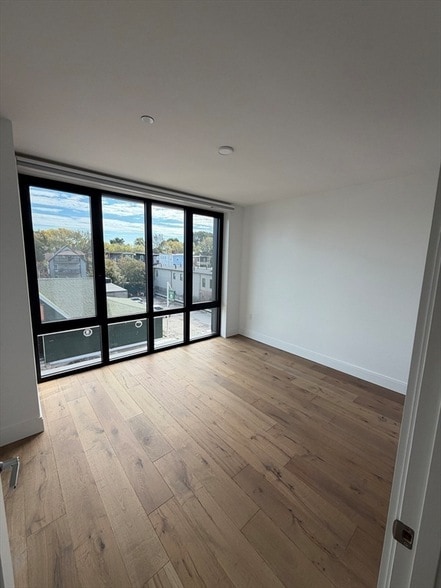 Building Photo - 1121 Dorchester Ave