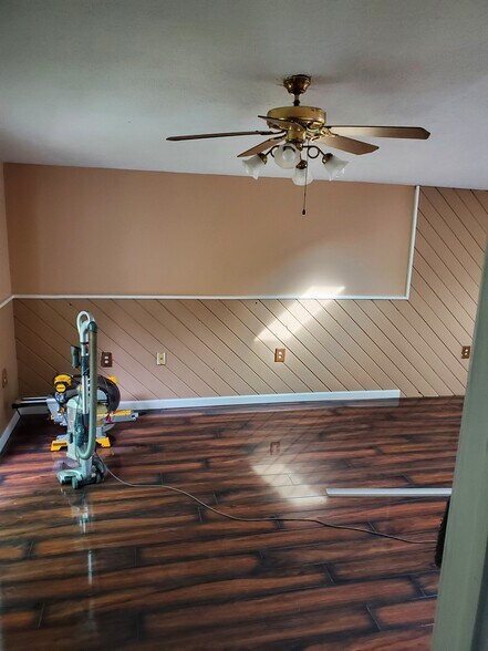 Living room - 62 Glen Ave