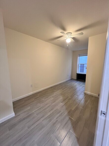Building Photo - 155 Evergreen Pl