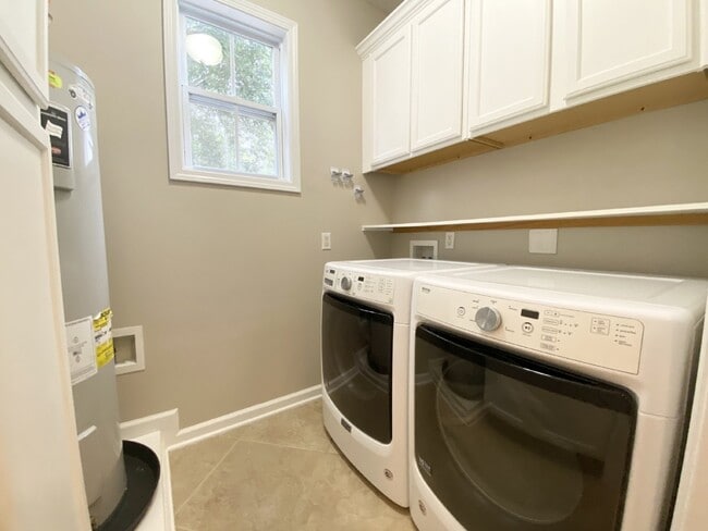 Building Photo - Rent Ready, Four Bedroom Home in Parkside ...