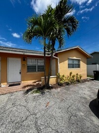Building Photo - 2824 N Dixie Hwy
