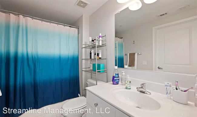 Building Photo - 1 br, 1 bath House - 930 Wayne Ave #707