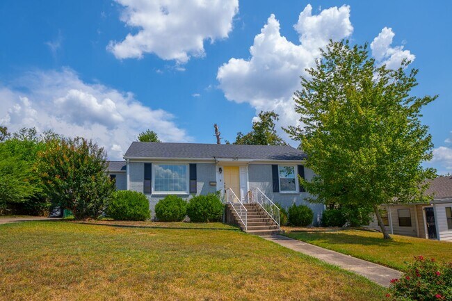 Building Photo - Cozy Updated Kingwood Home with 3 Bedrooms