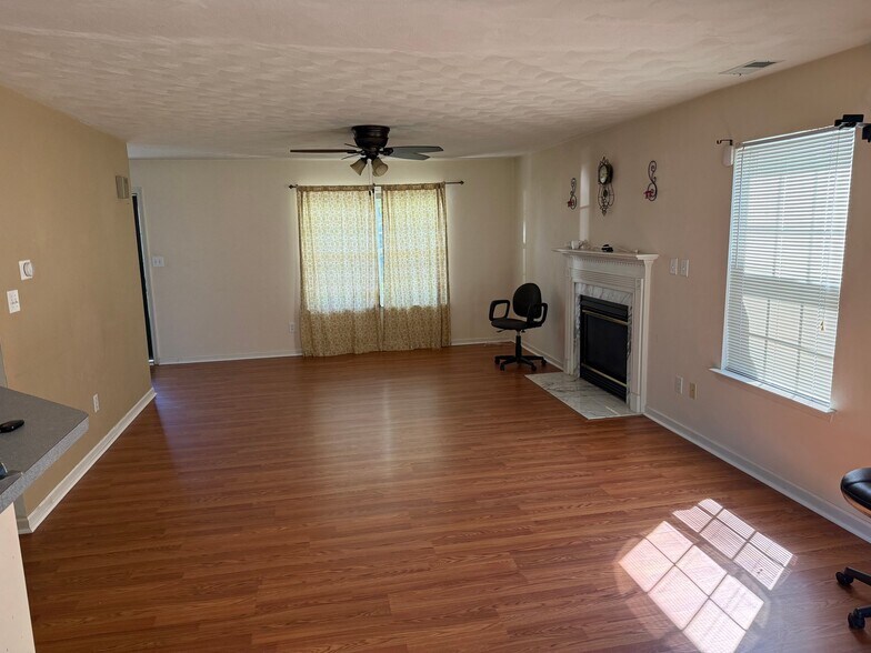 Building Photo - 3564 Faraday Ln