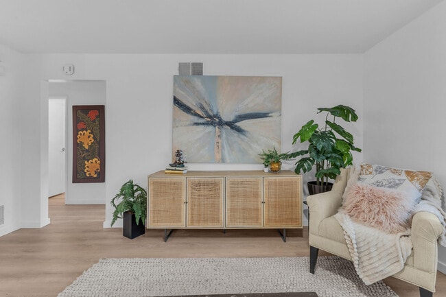 Building Photo - 72682 Thrush Rd