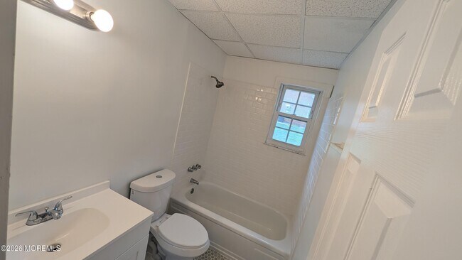 Building Photo - 226 Sawmill Rd