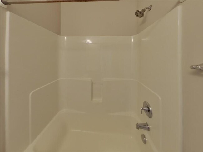 Building Photo - 1627 Fox Hunt Way