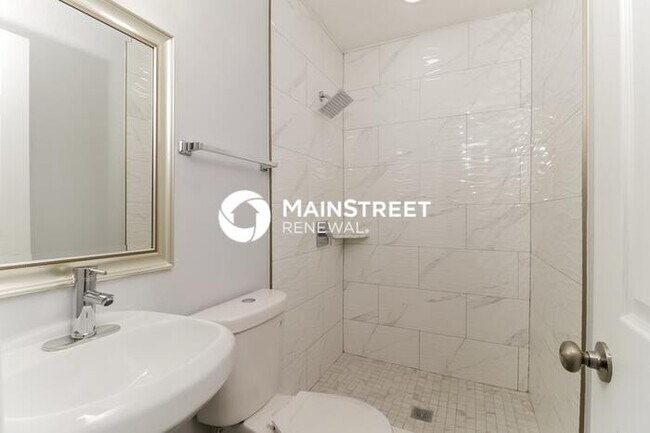 Building Photo - 4 Bedroom Pet-Friendly Home in TAMPA, FL w...
