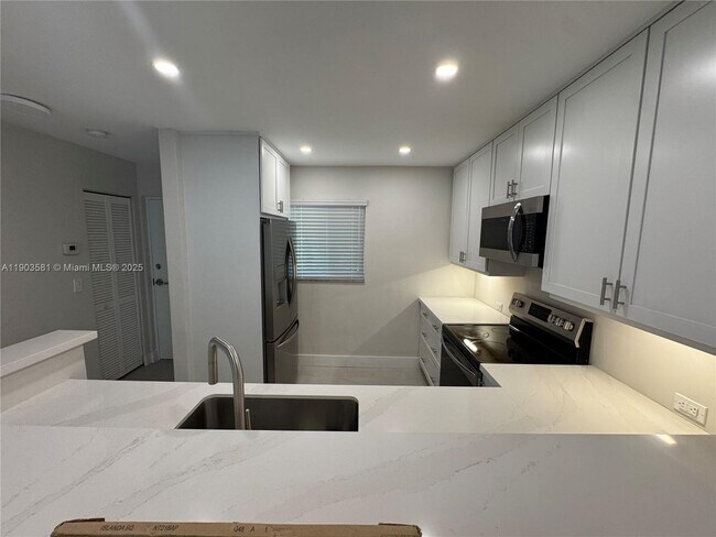 Building Photo - 7815 Camino Real