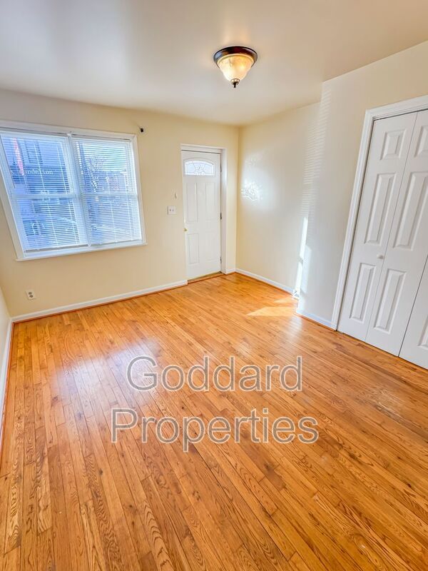 Building Photo - 1801 S Charles St