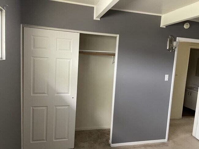 Building Photo - 908 N 70th St, Kansas City, KS 66112, USA