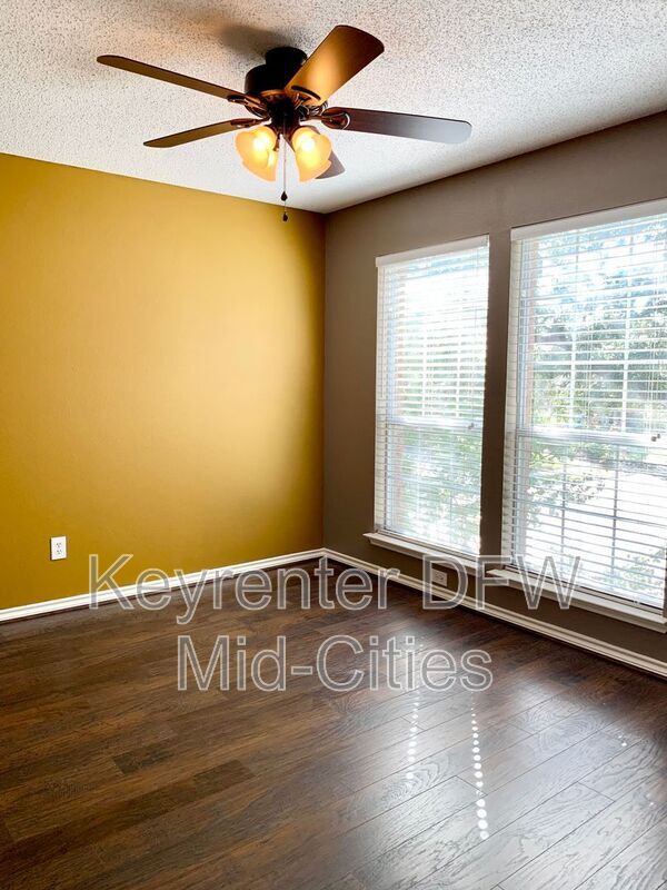 Building Photo - 8702 Saddlehorn Dr