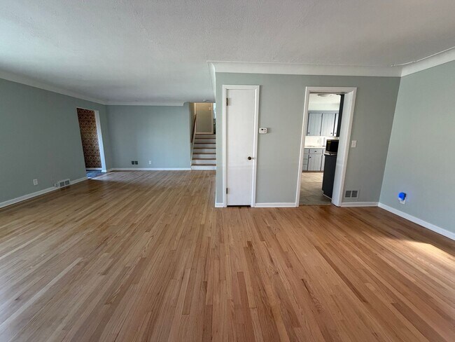 Building Photo - Charming Updated 3-Bedroom in the Heart of Alger Heights