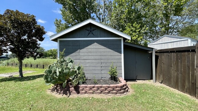 Building Photo - 1120 Revelstroke Ct