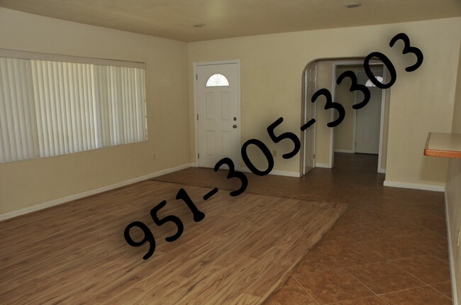 Building Photo - 494 Electric Ave