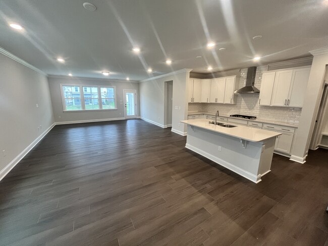 Primary Photo - 1160 Topaz Cave Cir