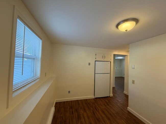 Building Photo - 12 Renarl Ave