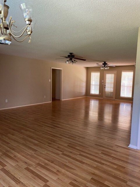 Building Photo - 5105 Woodgate Dr