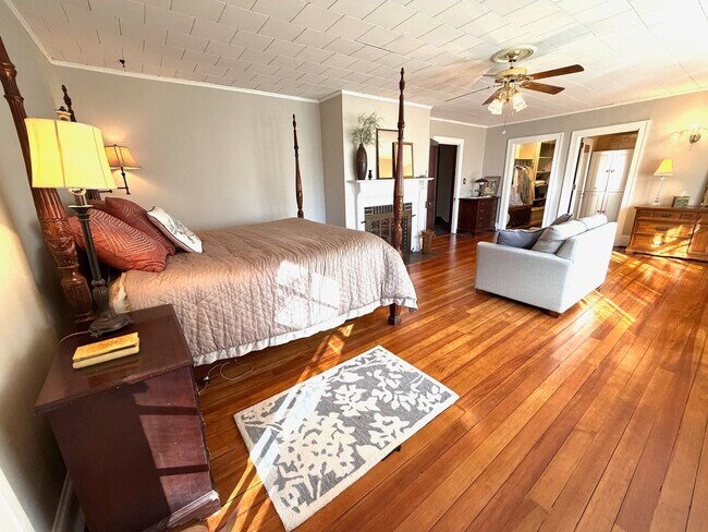 Building Photo - Historic Montford - Large Mock Tudor Home for Rent
