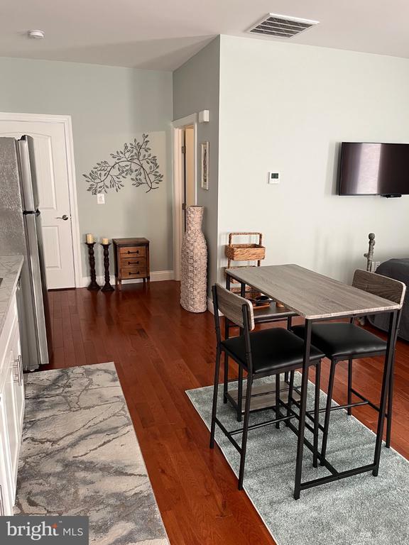 Building Photo - 23930 Brickhouse Farm Ln