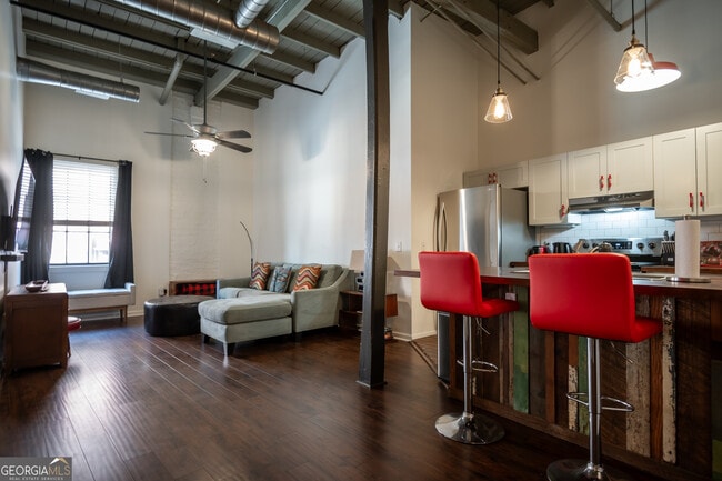 Building Photo - 269 N Hull St