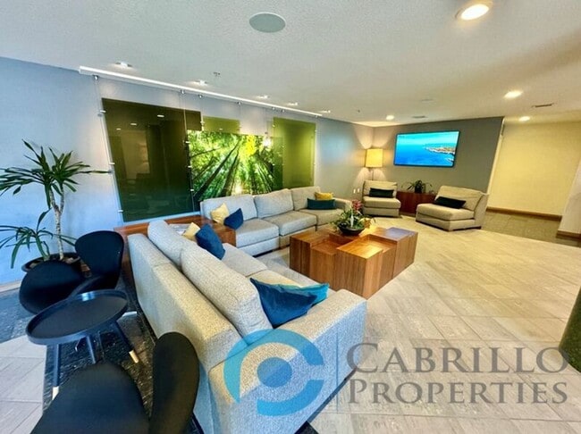 Building Photo - 850 Beech St