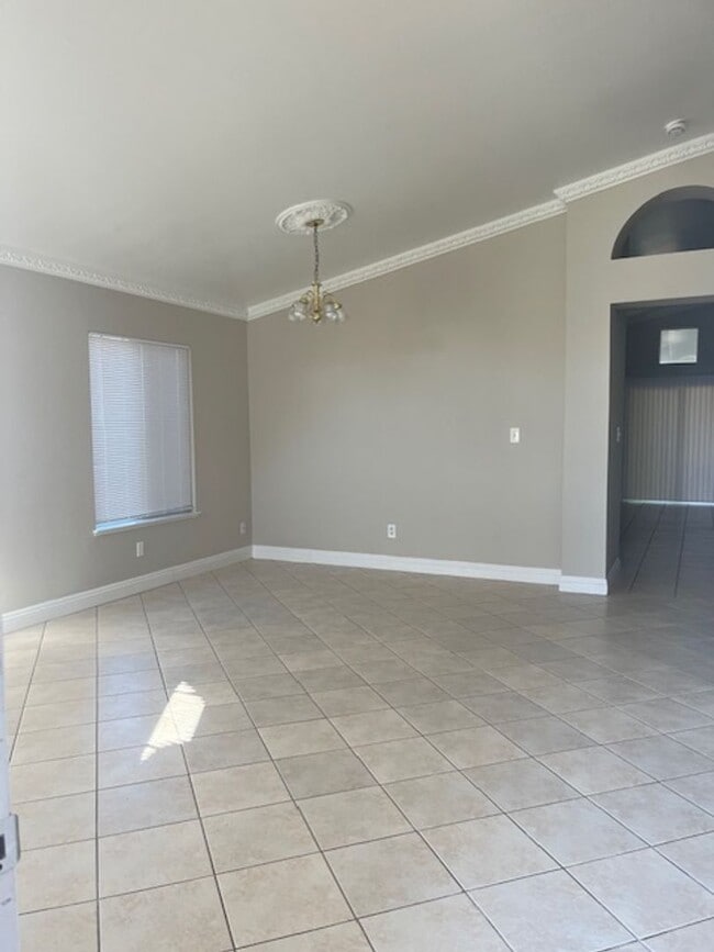 Building Photo - 8820 Winlock St