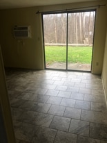 Building Photo - 23 Denlar Dr