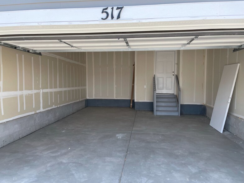 Building Photo - 517 Silver Rock Trl