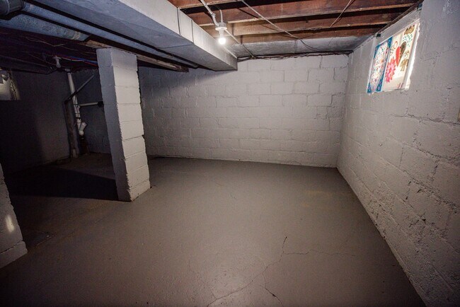 Building Photo - Remodeled three bedroom home available for rent!