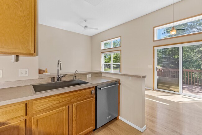 Building Photo - 15612 Float Ct