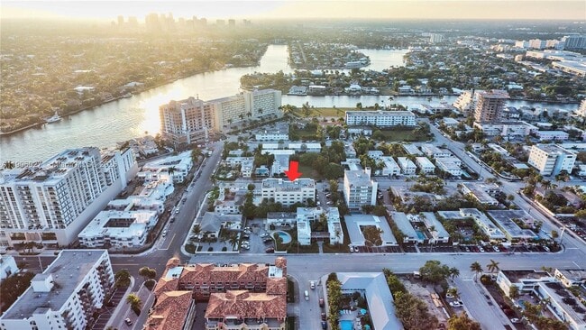 Building Photo - 520 Orton Ave