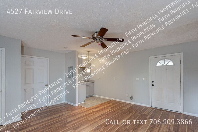 Building Photo - 4527 Fairview Dr