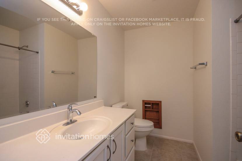 Building Photo - 17910 N 88th Dr