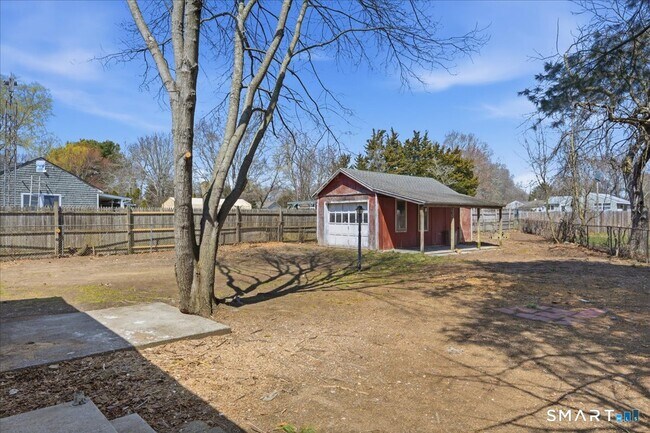 Building Photo - 106 Midway Oval