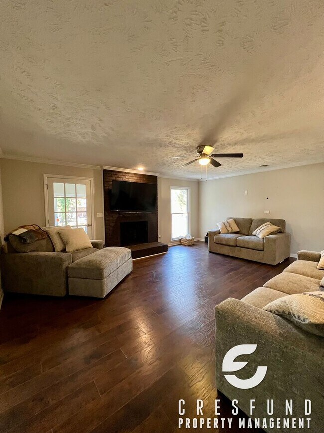 Building Photo - Bright, Easy-Living Home You’ll Love - READY FOR YOUR MOVE IN TODAY!