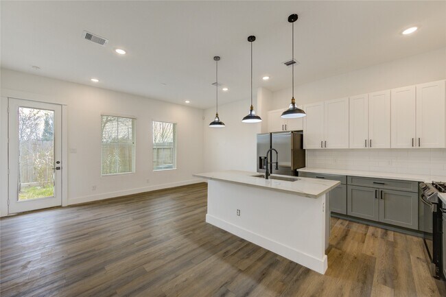 Building Photo - 2906 Stevens St