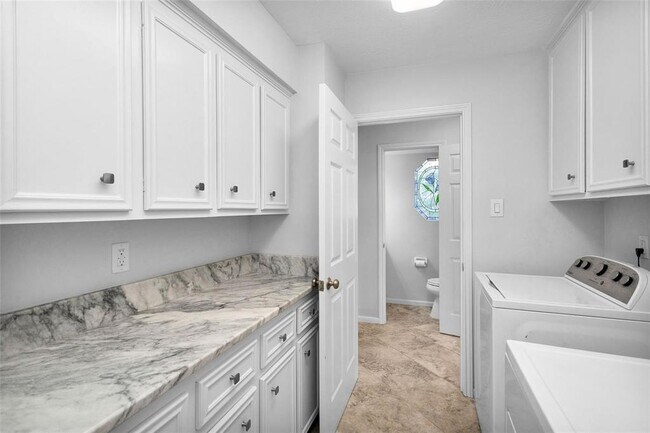Building Photo - 9203 Godstone Ln