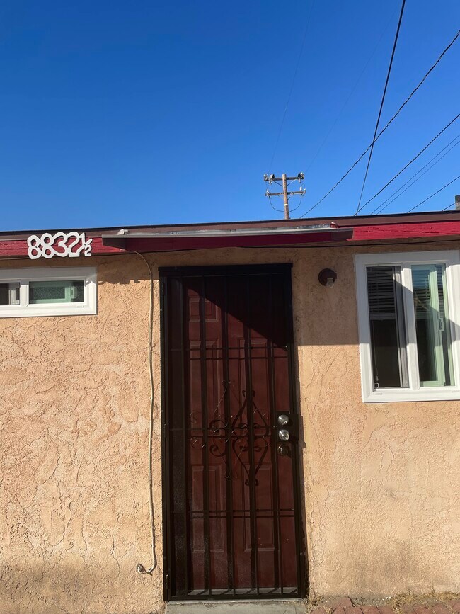 Primary Photo - 8832 Mission Dr