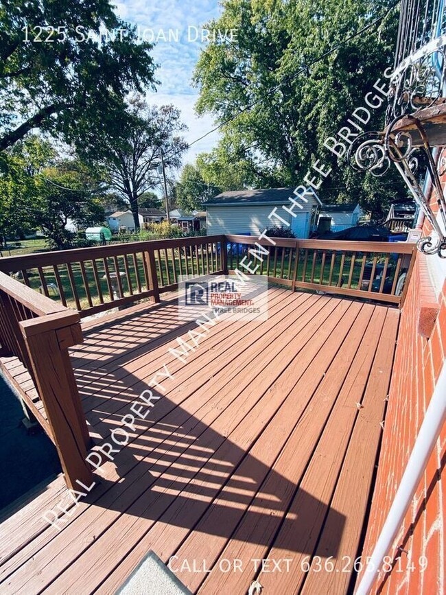 Building Photo - 1225 St Joan Dr